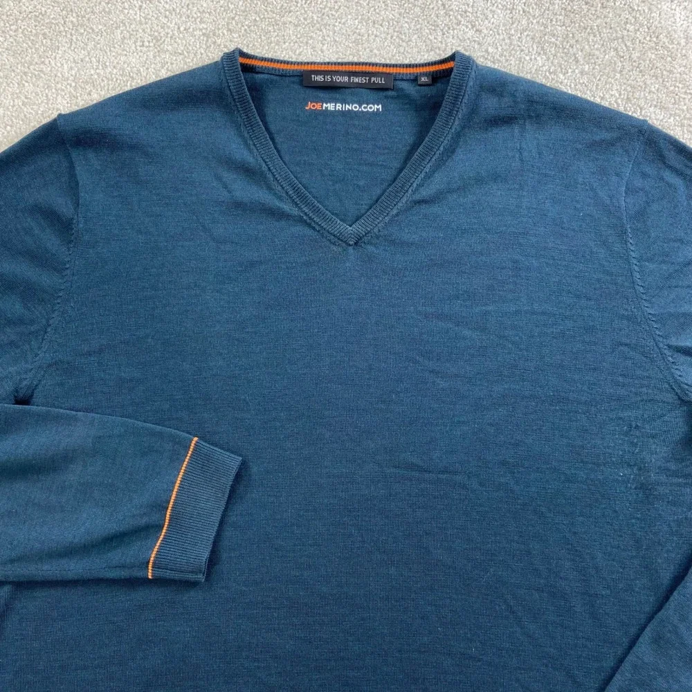 Joe Merino V-Neck Sweater Mens XL Blue 100% Extrafine Merino Wool Leo Knit